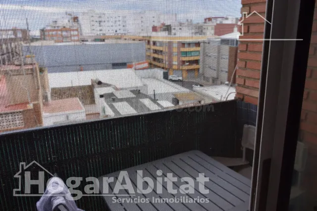 MUY AMPLIO CON BALCÓN Y TRASTERO - foto 4