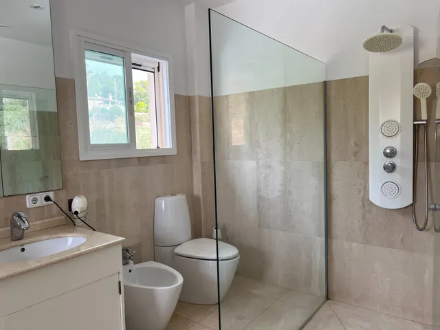 FINCA RÚSTICA EN VENTA CON PISCINA Y JARDÍN — 25