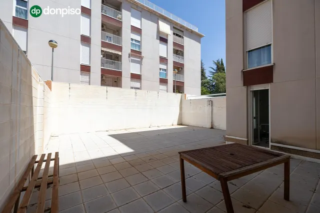 VPO - PISO DE 2 habitaciones CON GARAJE, TRASTERIO Y PATIO DE 82 M2 — 2