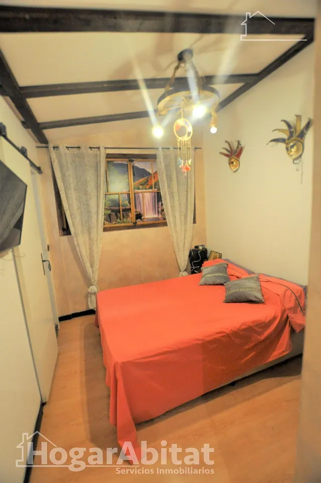 REFORMADO Y ACOGEDOR CON DOS BALCONES CERCA DE AV. DEL TÚRIA — 18