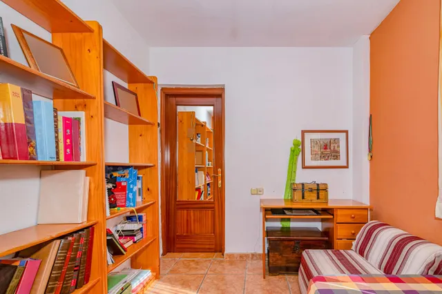 AMPLIA VIVIENDA EN CHAUCHINA CON PISCINA — 37