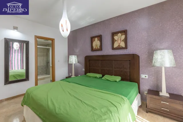 Adosada con 4 dormitorios, amplias terrazas y vistas a Granada y sierra nevada — 22