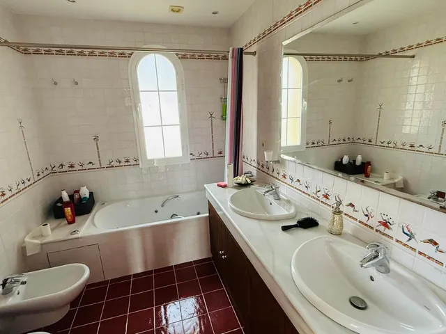 Chalet 5 habitaciones 495m² en venta - Costa Del Sol — 28