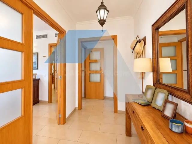 Chalet en parcela urbana con piscina privada en san vicente del raspeig — 3