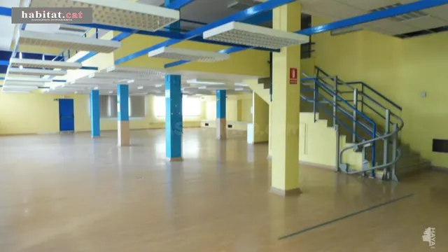¡¡LOCAL COMERCIAL ESQUINERO EN VILANOVA I LA GELTRÚ!!