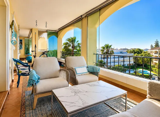 Exclusivo ático de lujo en Elviria con espectaculares vistas al mar — 7
