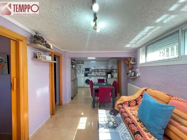 Chalet independiente con piscina privada, 5 dormitorios y placas solares en parcela de 450 m2 — 30