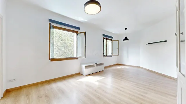 LUZ, SOL Y VISTAS DESPEJADAS EN UNA VIVIENDA EXTERIOR JUNTO  - foto 2