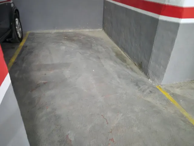 Buena plaza de coche — 9