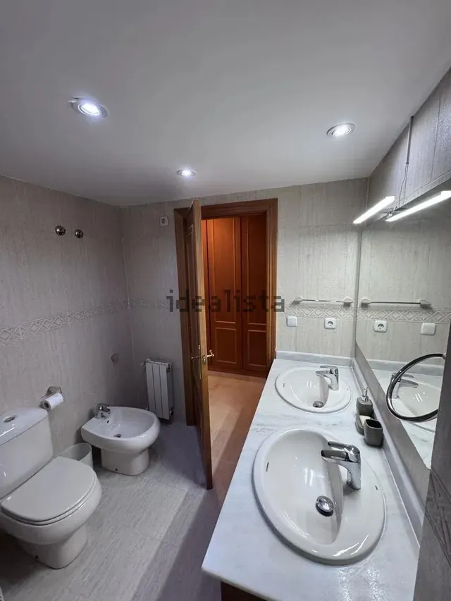 Piso 3 habitaciones 137m² en alquiler - Penya-Roja — 18