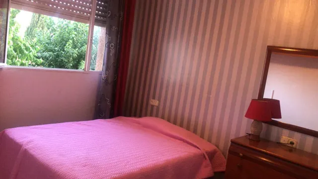SE ALQUILA PISO EN JUAN CARLOS 1 — 5