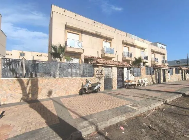 SE VENDE casa OKUPADA en Camino Del Cementerio Nº 141 Águila - foto 2