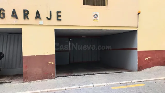plazas de aparcamiento — 5