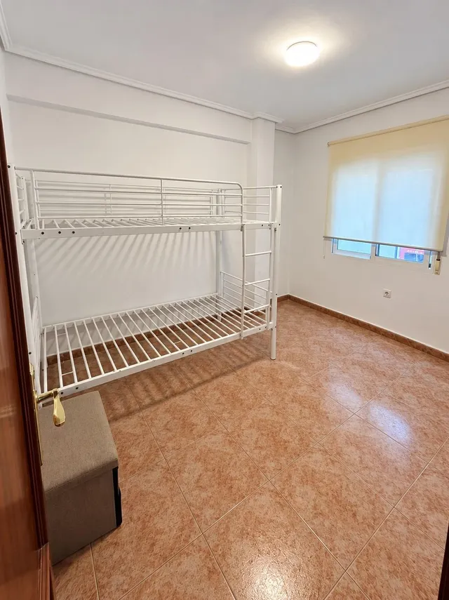 Piso de 3 habitaciones con terraza en Marxalenes — 11