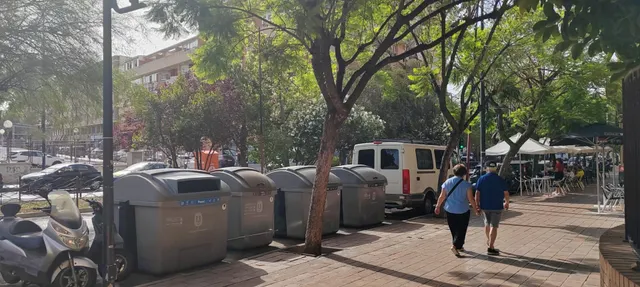 SE VENDE LOCAL ENTREPLANTA EN MUY BUENA ZONA CON TODOS LOS SERVICIOS A MANO — 21