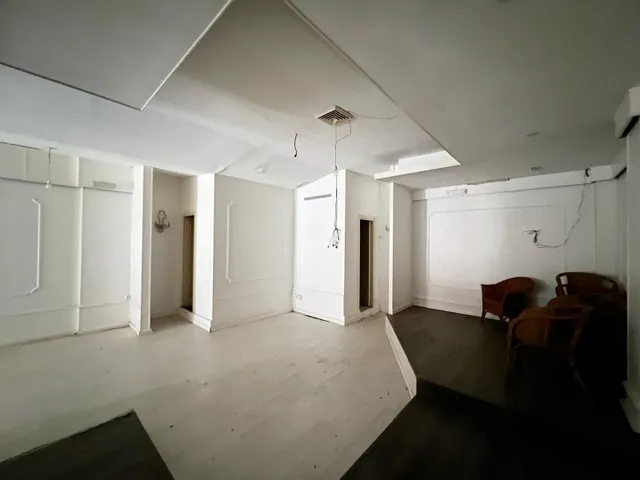 Local Comercial en Calle Enrique Villegas Vélez — 7