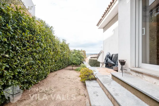 Casa con terraza, jardín y amplios espacios — 45