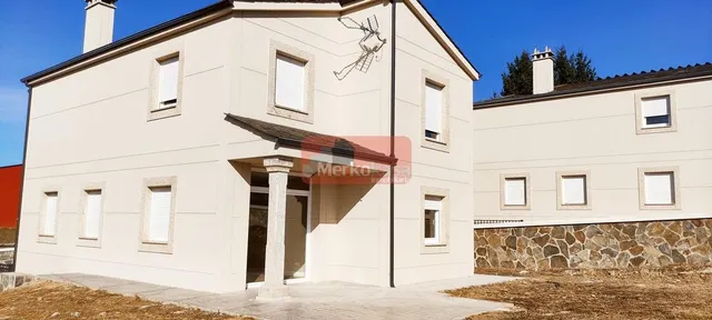 SE VENDEN CHALETS INDEPENDIENTES DE OBRA NUEVA Y CON FINCA C - foto 2