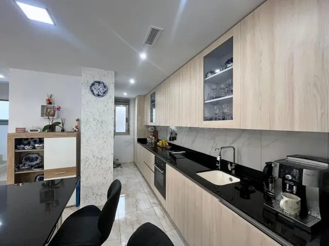 VILLA DE LUJO MODERNA CON PISCINA PRIVADA Y VISTAS A LA LAGU - foto 5