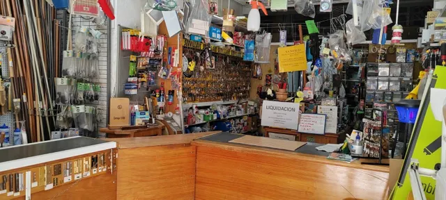 SE VENDE LOCAL /FERRETERIA/FUNCIONANDO — 3