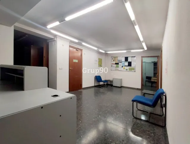 3 LOCALES COMERCIALES EN  ZONA INSTITUT — 11