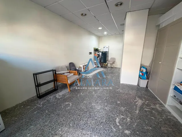 LOCAL COMERCIAL JUNTO A PASEO DE PARRA A 50 METROS DE LA PLA