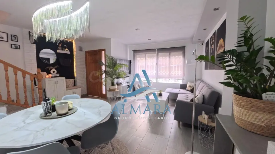Duplex Adosado con Solárium - Las Molinetas Águilas