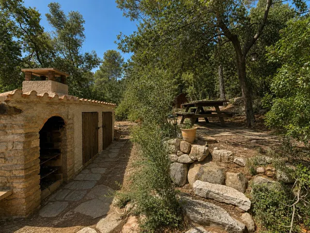 UNA MASIA D'ENCANT PER A VOSALTRES — 18