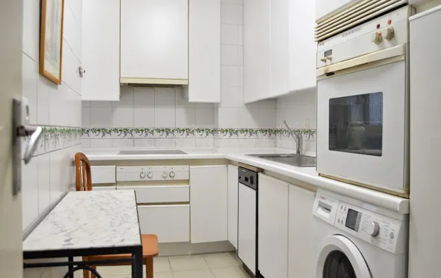 Piso de tres dormitorios junto al metro Tetuán — 8