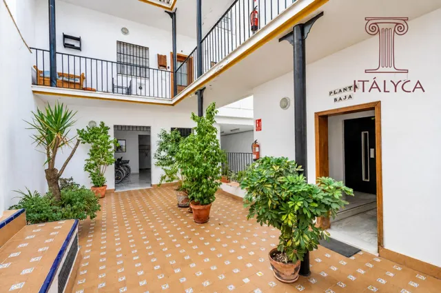 Piso de dos dormitorios, con ascensor y trastero (garaje opcional), en calle Pozo — 11
