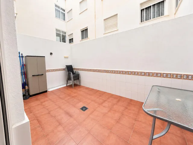 PLANTA BAJA - 2 DORMITORIOS - 2 BAÑOS - 87M2 - PATIO — 23