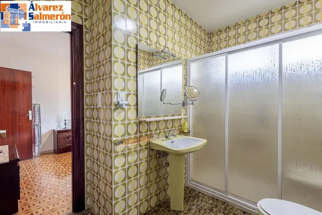 Gran casa con parcela y piscina en Cájar — 17