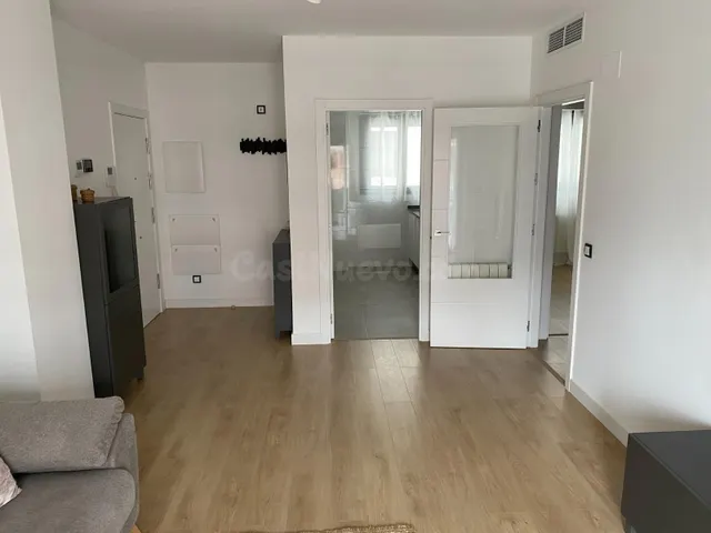 ALQUILER DE APARTAMENTO DE 2 DORMITORIOS EN AV. DE ELVAS - foto 2