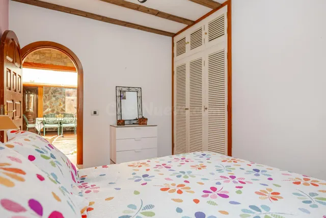 Finca de 20.000 m2 con vivienda principal, apartamento independiente y espacio para toda la familia — 35