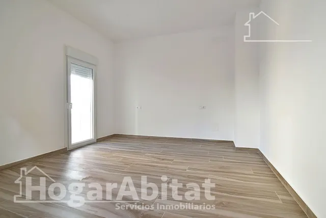 Casa reformada con terraza y garaje en el centro — 26