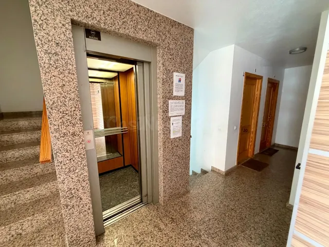Amplio piso de 3 dormitorios con trastero y excelentes comun - foto 5