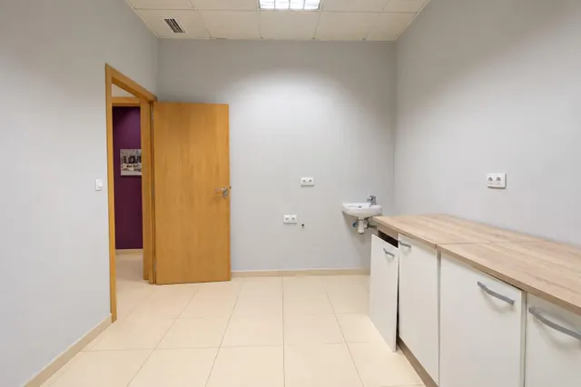 UN ESPACIO PREPARADO PARA TU PRÓXIMO NEGOCIO — 25