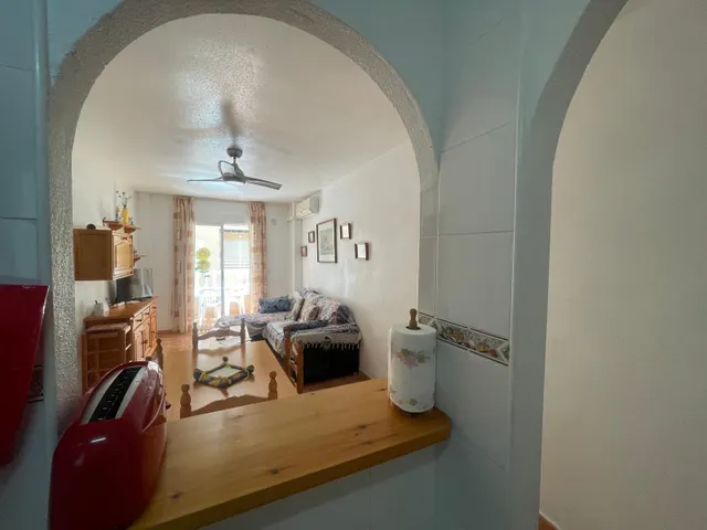 Apartamento con garaje y piscina en el centro de Torrevieja — 14