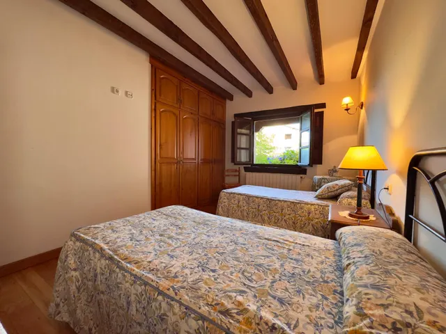 CASA CON JARDIN EN LIANDRES — 20