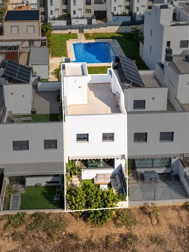 Exclusivo Chalet adosado del 2022 con gran solárium privado  - foto 5