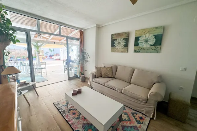 Gran apartamento en Torrevieja: 2 hab, 1 baño — 8