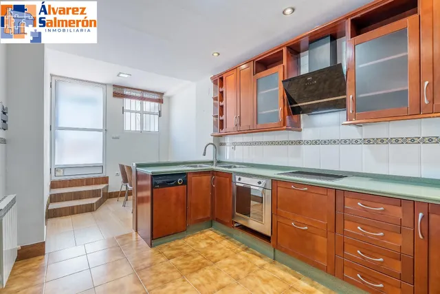 ADOSADA EN URBANIZACIÓN EN HUETOR VEGA — 9