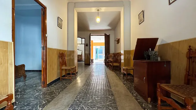 Casa de pueblo con gran potencial en el centro de Pego — 2