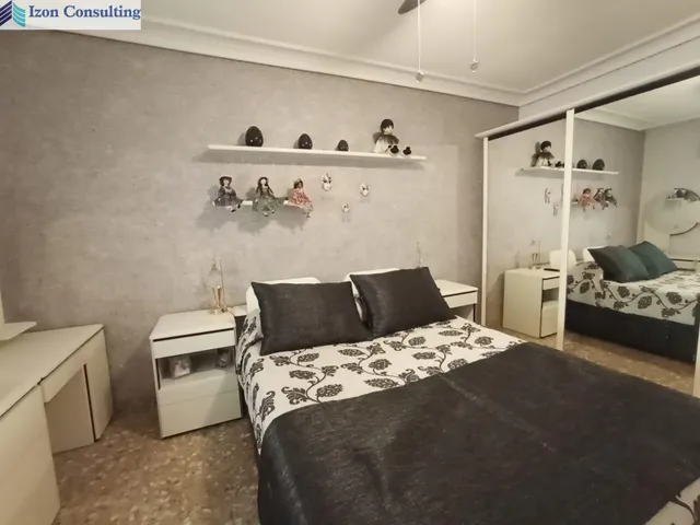 Gran oportunidad en Albacete: 4 dormitorios, 2 baños y para entrar a vivi — 7