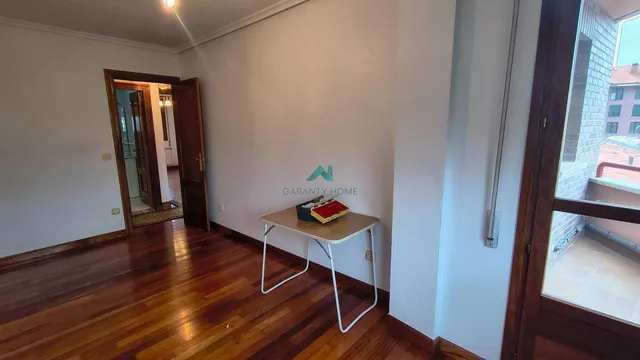 Se vende piso en Los Corrales de Buelna — 31
