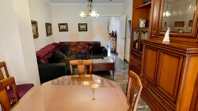 AMPLIO PISO DE 3 DORMITORIOS — 3