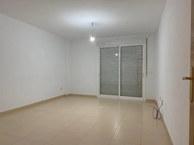ALQUILER DE APARTAMENTO EN RONDA SUR SIN MUEBLES — 27