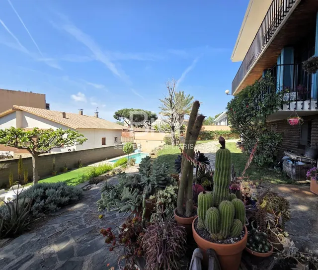 Espectacular casa con jardín y piscina privada en la ciudad de mataro — 9