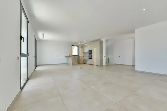 Moderna villa independiente con piscina privada y garaje — 32