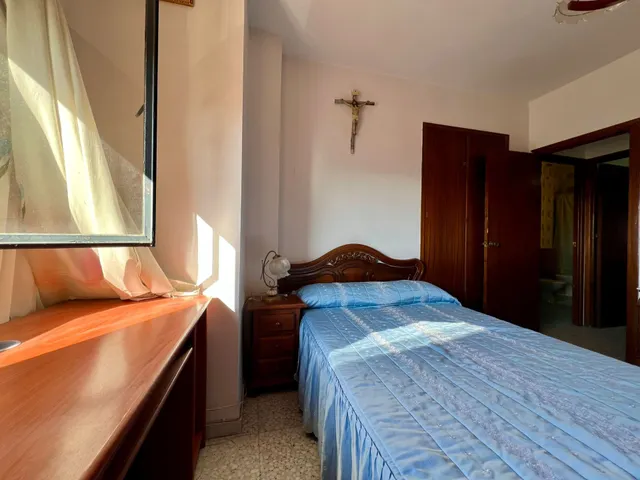 E. PISAZO DE 4 HAB. CON DOS TERRAZAS, DOS BAÑOS. — 41